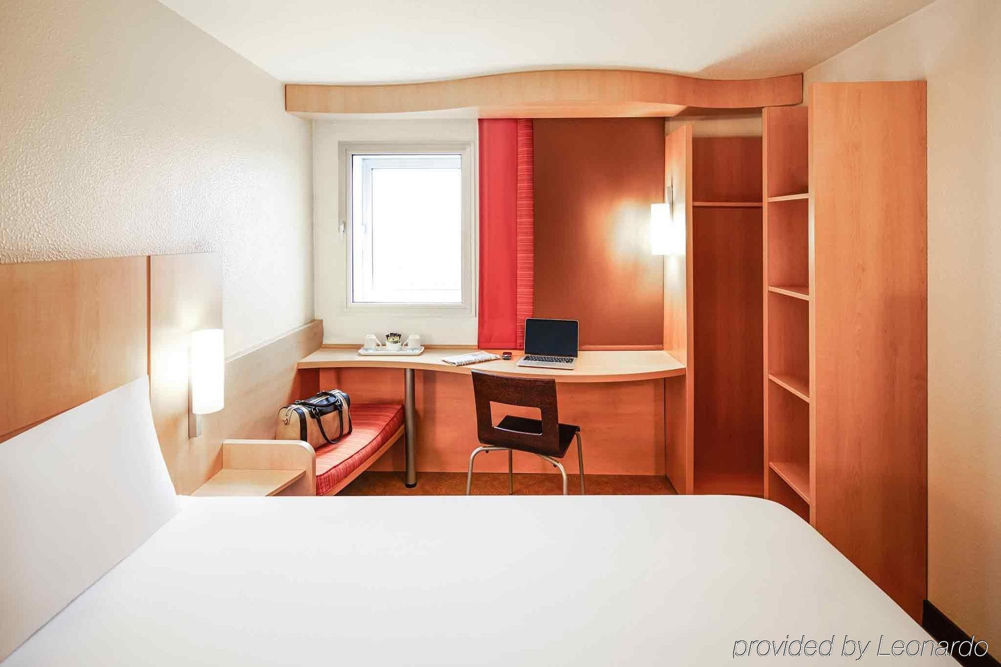 Hotel Ibis London Heathrow Airport Hillingdon Esterno foto