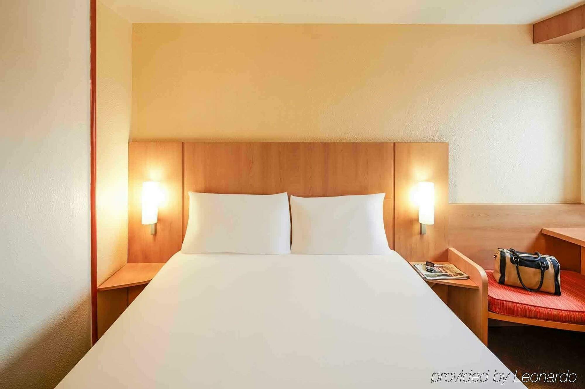 Hotel Ibis London Heathrow Airport Hillingdon Esterno foto